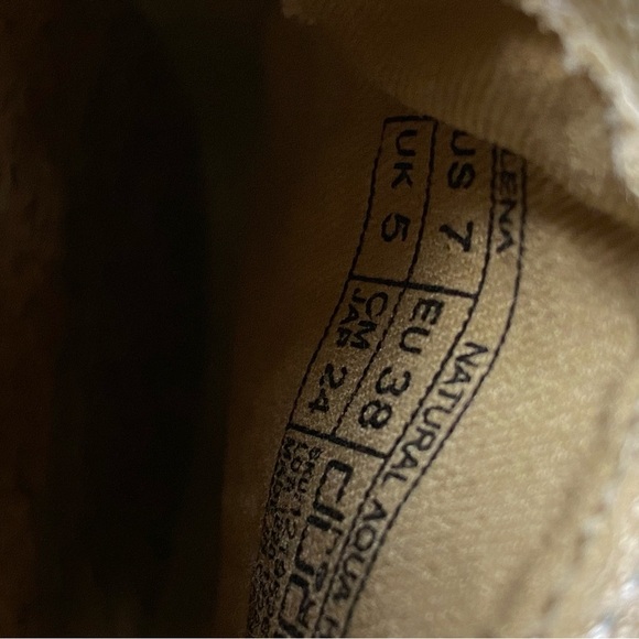 Light Blue Slip-On Shoes with Gold Embroidery size 7 - Picture 7 of 8